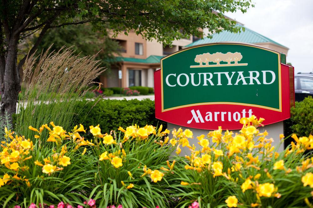 Courtyard Chicago St. Charles Hotel Saint Charles Ngoại thất bức ảnh